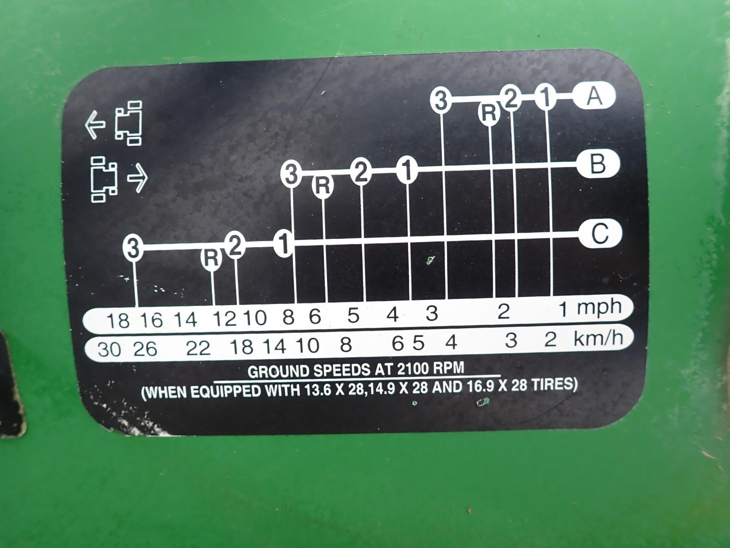 ./imagenes/INVOICE/2019/16432/TRACTOR JOHN DEERE_5065E (23).JPG